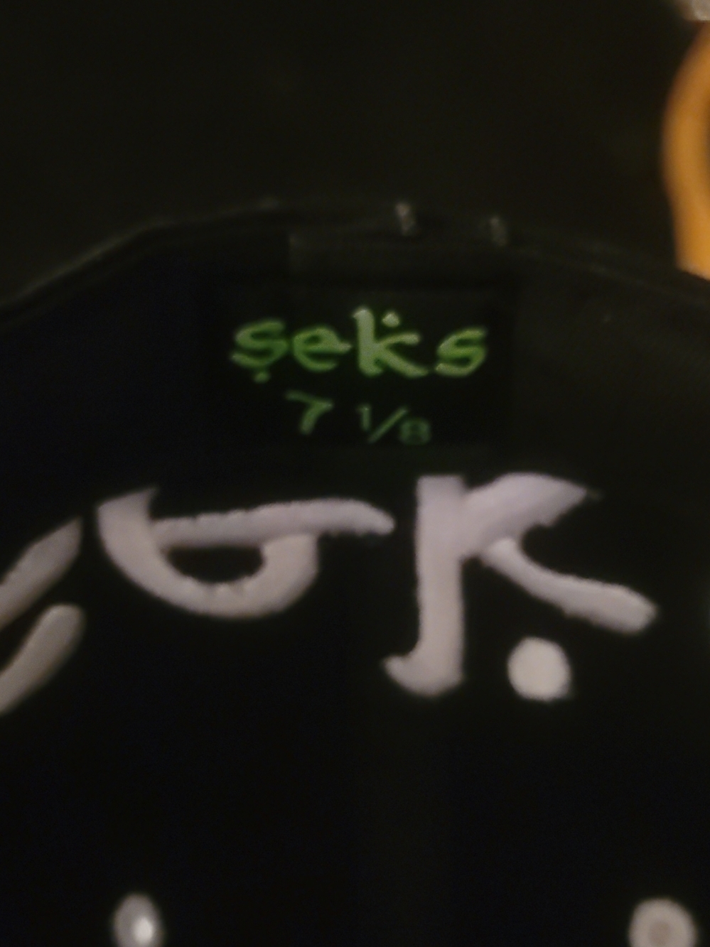 Seks Fitted - Picture 3 of 3